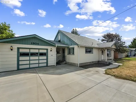 1904 Cove Avenue La Grande OR 97850