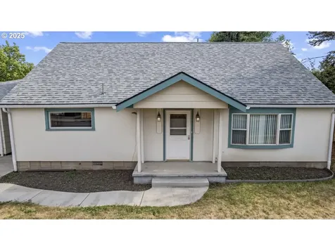 1904 Cove Avenue La Grande OR 97850