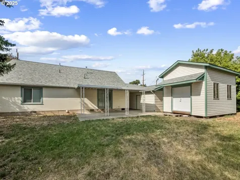 1904 Cove Avenue La Grande OR 97850