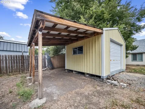 1904 Cove Avenue La Grande OR 97850
