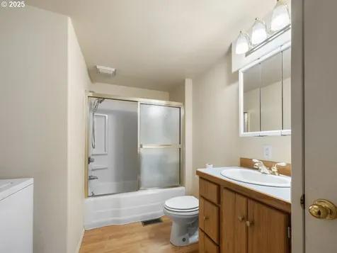 1904 Cove Avenue La Grande OR 97850