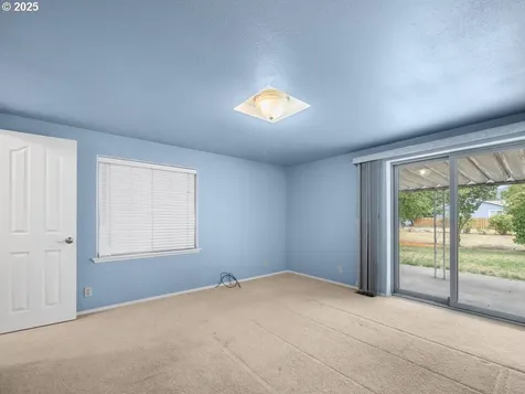 1904 Cove Avenue La Grande OR 97850