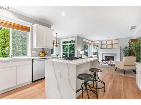 3950 NW Brookview Way Portland OR 97229
