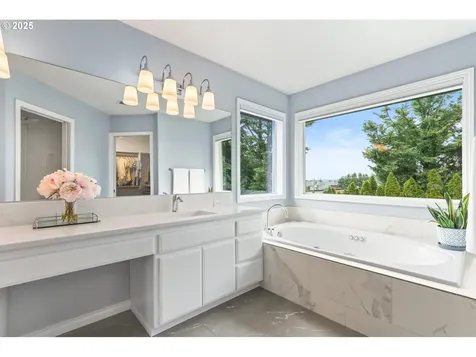 3950 NW Brookview Way Portland OR 97229
