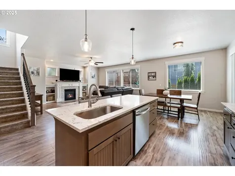 12209 Mimosa Way Oregon City OR 97045
