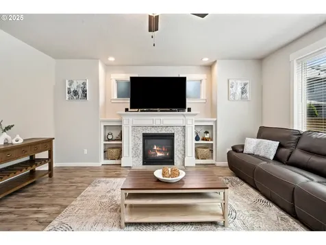 12209 Mimosa Way Oregon City OR 97045