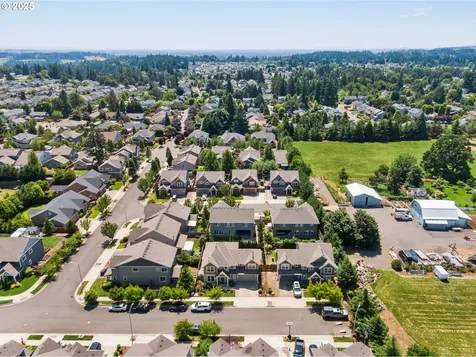 12209 Mimosa Way Oregon City OR 97045