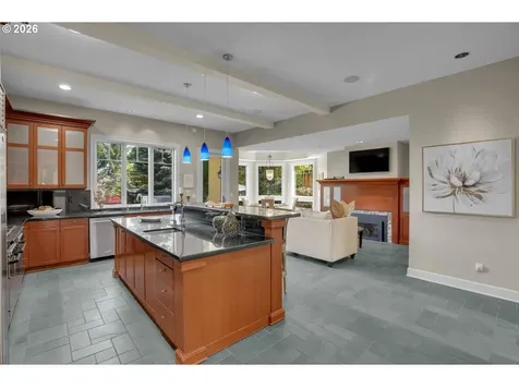 6220 NW Skyline Boulevard Portland OR 97229