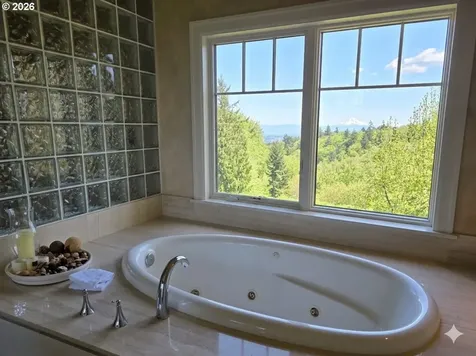 6220 NW Skyline Boulevard Portland OR 97229
