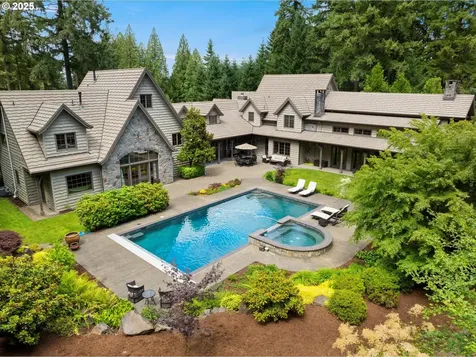 5564 SW Prosperity Park Road Tualatin OR 97062