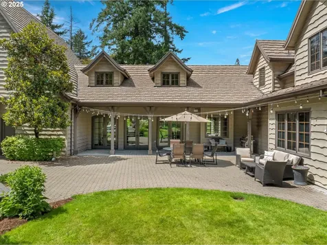 5564 SW Prosperity Park Road Tualatin OR 97062