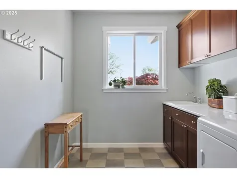 8077 Highland Road Independence OR 97351
