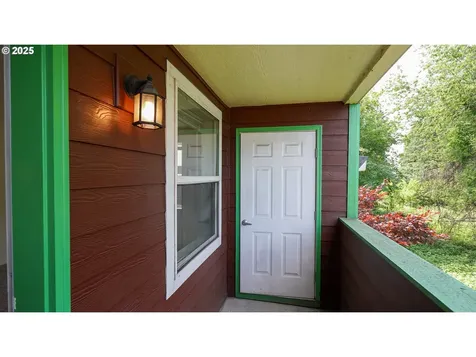 9234 SE Division Street Portland OR 97266