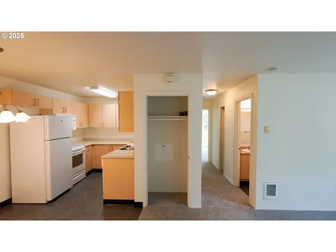 9234 SE Division Street Portland OR 97266