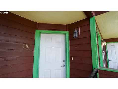 9234 SE Division Street Portland OR 97266