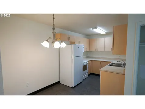 9234 SE Division Street Portland OR 97266