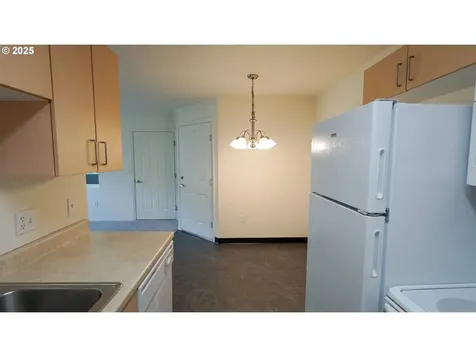 9234 SE Division Street Portland OR 97266