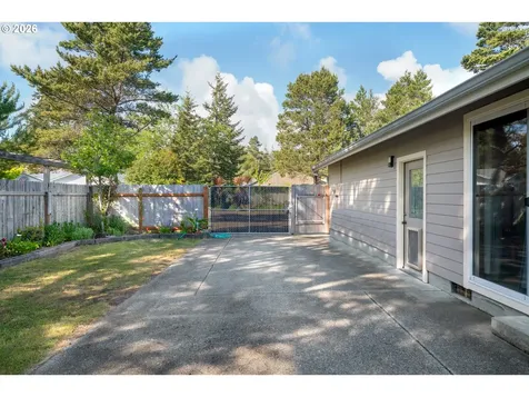 4065 Munsel Creek Drive Florence OR 97439