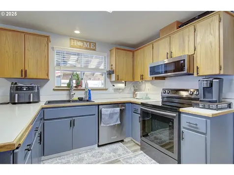 9511 NE 133rd Avenue Vancouver WA 98682
