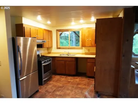83247 Territorial Highway Eugene OR 97405