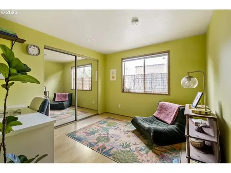636 SE 84th Avenue Portland OR 97216
