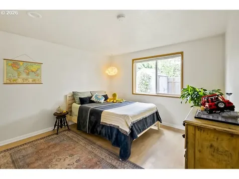 636 SE 84th Avenue Portland OR 97216