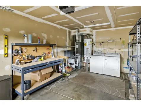 636 SE 84th Avenue Portland OR 97216