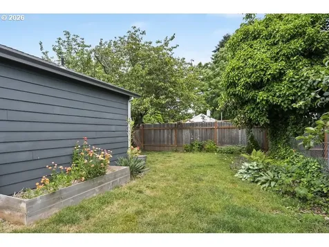 636 SE 84th Avenue Portland OR 97216