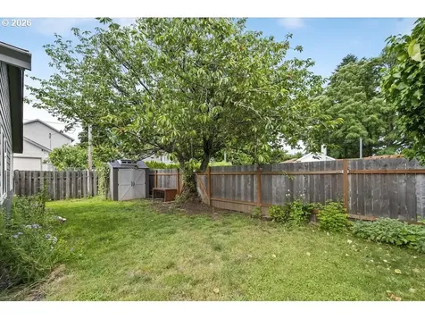 636 SE 84th Avenue Portland OR 97216