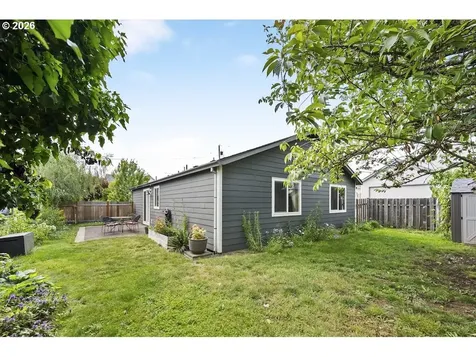 636 SE 84th Avenue Portland OR 97216