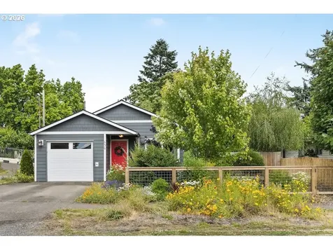 636 SE 84th Avenue Portland OR 97216