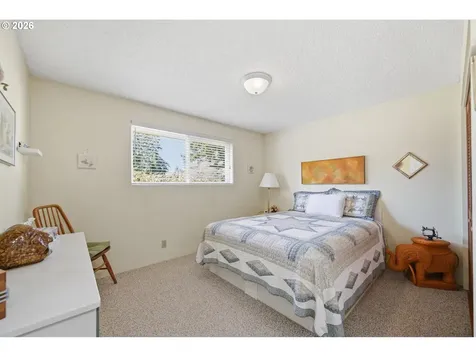 27805 Green Oaks Drive Eugene OR 97402