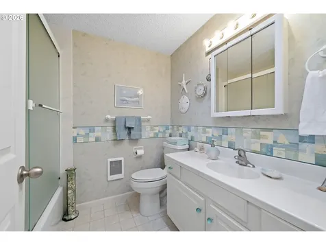 27805 Green Oaks Drive Eugene OR 97402