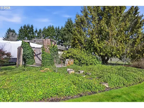27805 Green Oaks Drive Eugene OR 97402