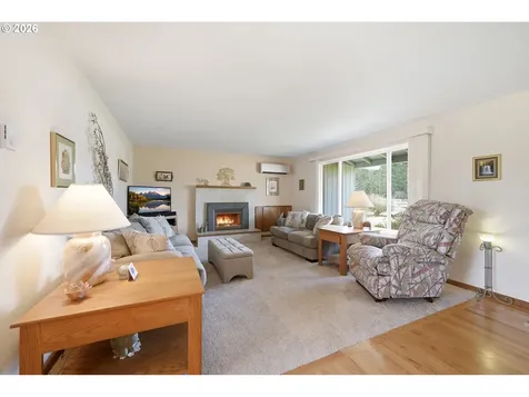 27805 Green Oaks Drive Eugene OR 97402