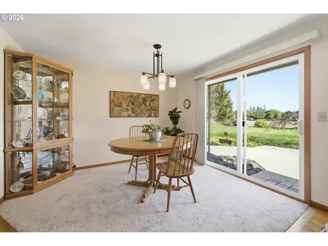 27805 Green Oaks Drive Eugene OR 97402