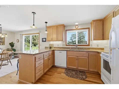 27805 Green Oaks Drive Eugene OR 97402