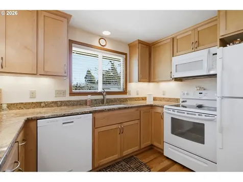 27805 Green Oaks Drive Eugene OR 97402