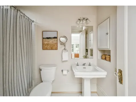 2722 NE 22nd Avenue Portland OR 97212