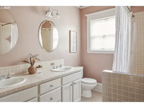 2722 NE 22nd Avenue Portland OR 97212
