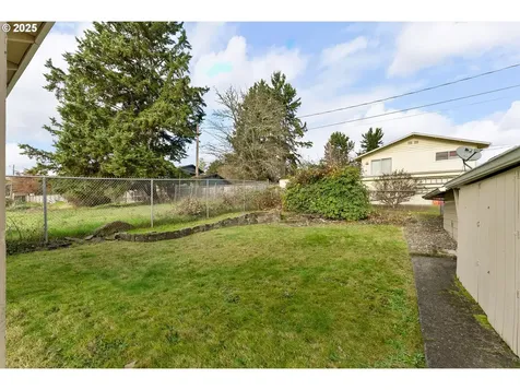 1740 NW Lynwood Street Roseburg OR 97471