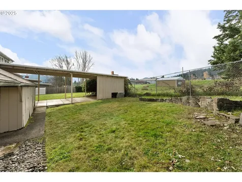 1740 NW Lynwood Street Roseburg OR 97471
