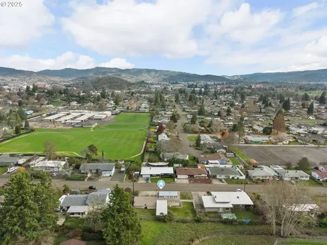 1740 NW Lynwood Street Roseburg OR 97471