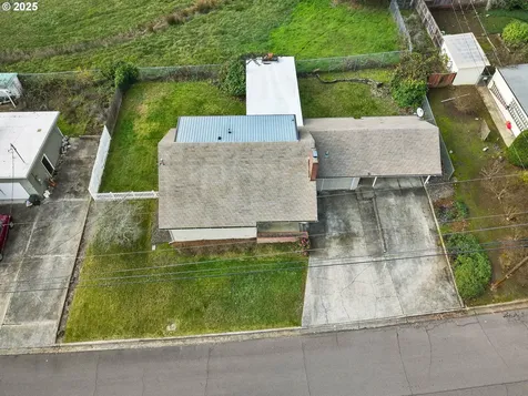 1740 NW Lynwood Street Roseburg OR 97471