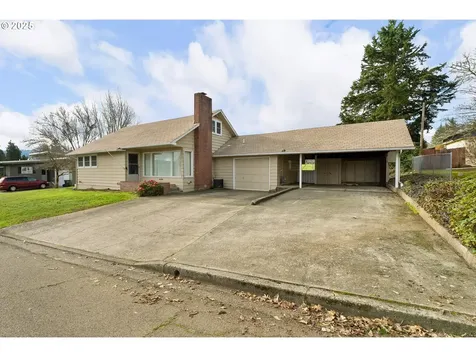 1740 NW Lynwood Street Roseburg OR 97471
