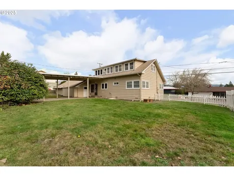 1740 NW Lynwood Street Roseburg OR 97471