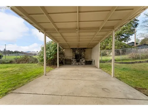 1740 NW Lynwood Street Roseburg OR 97471