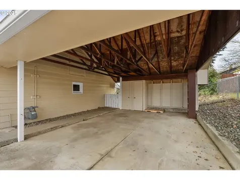 1740 NW Lynwood Street Roseburg OR 97471