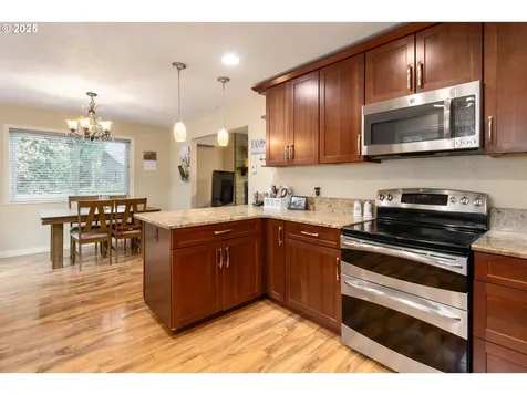 2746 Harlow Road Eugene OR 97401