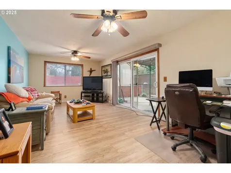 2746 Harlow Road Eugene OR 97401